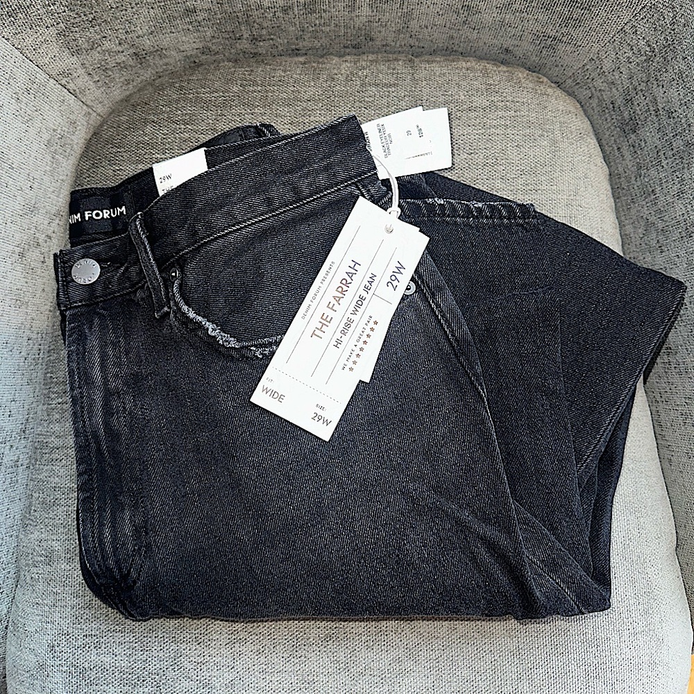 SOLD ‼️ Denim Forum / Aritzia Farrah Jeans - SIZE 29 - NWT